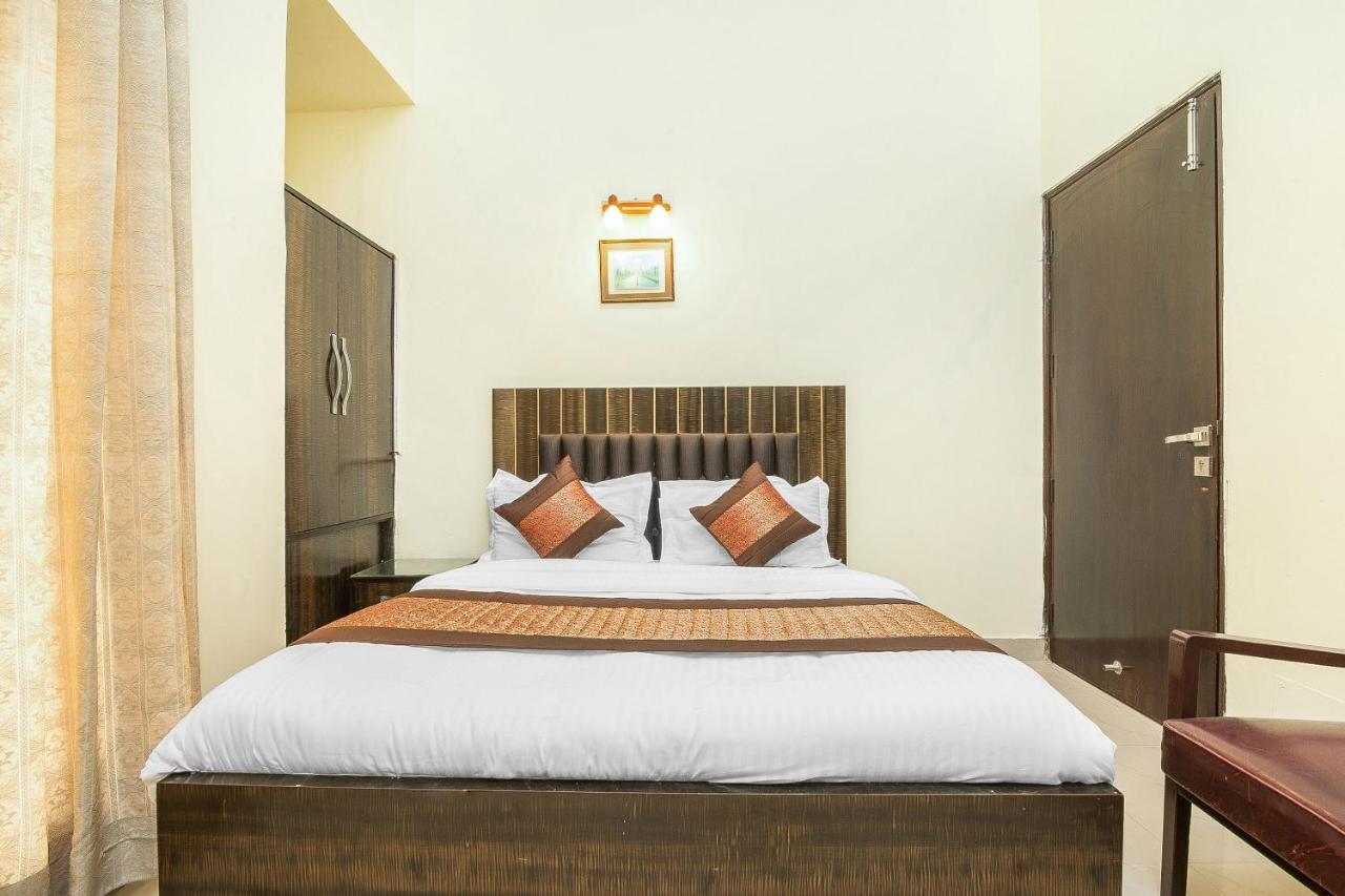 Oyo 14245 Amitabh Guest House New Delhi Exteriör bild